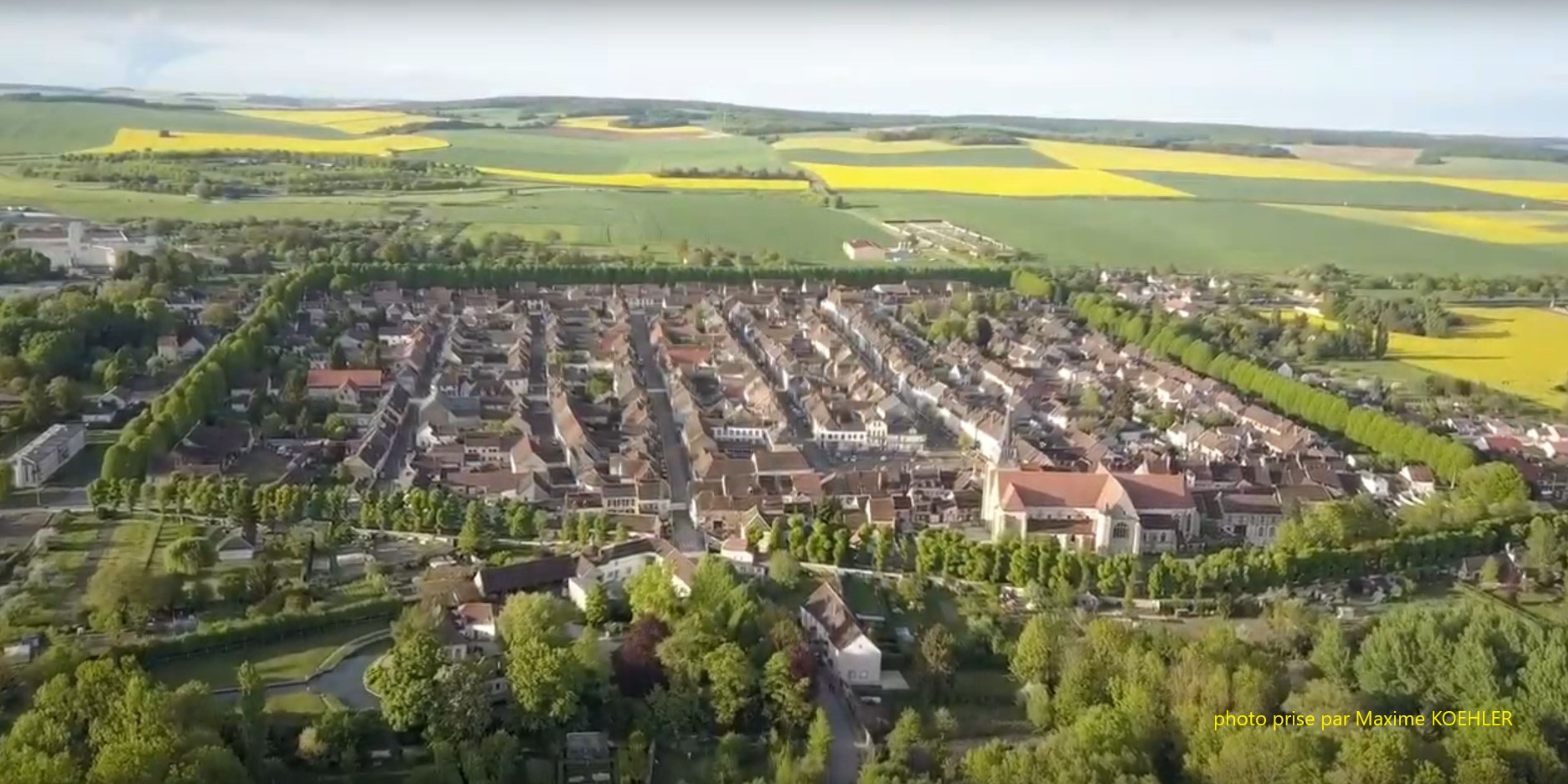 Bannière Villeneuve l'Archevêque